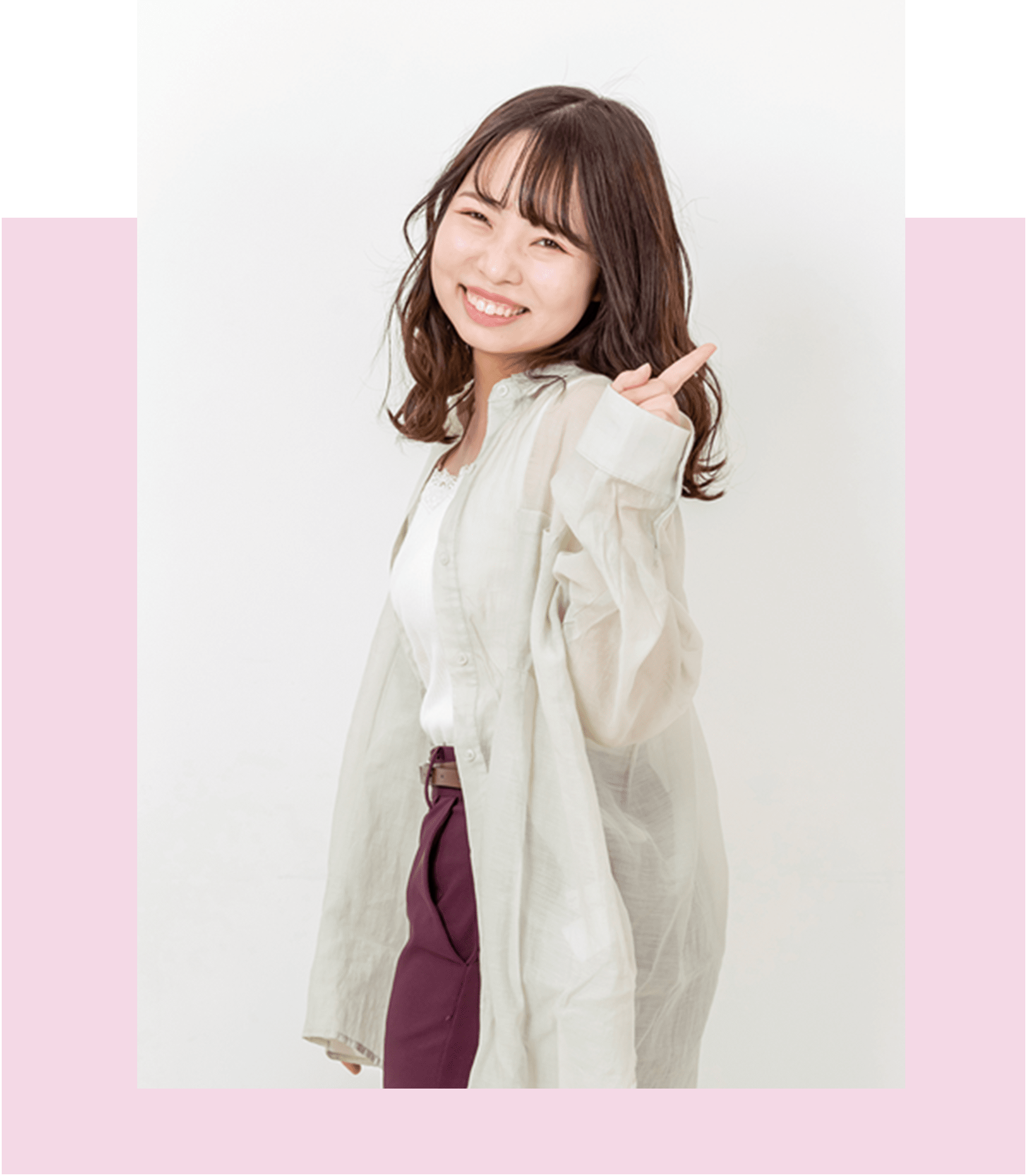 インタビューに答える学生